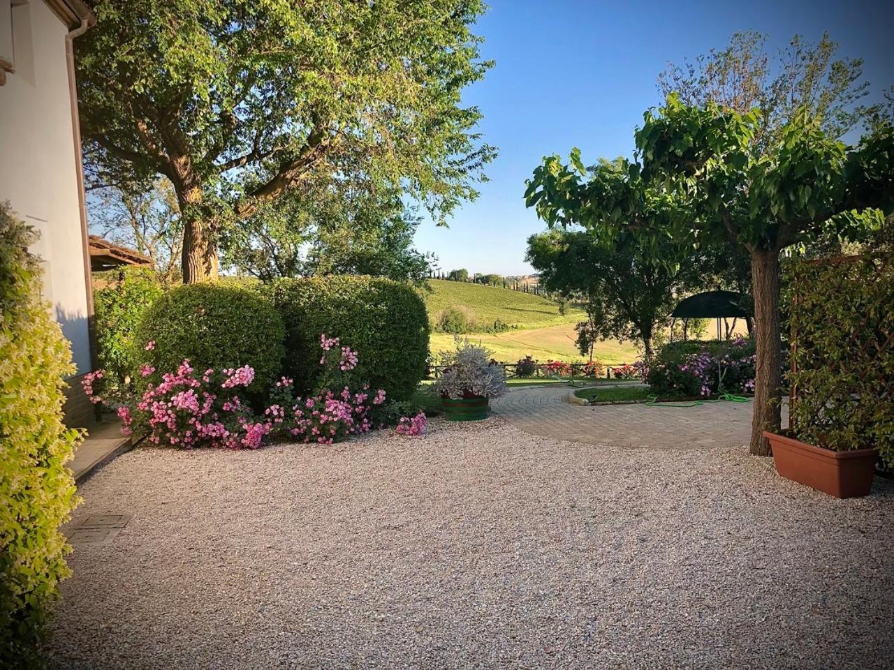 Morro dʼAlba Vigna Sant' Amico Country House מראה חיצוני תמונה